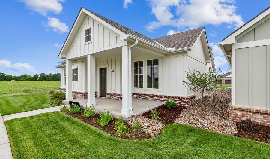 328 W Pepper Tree, Andover, KS 67002 - 2 Beds, 2 Bath