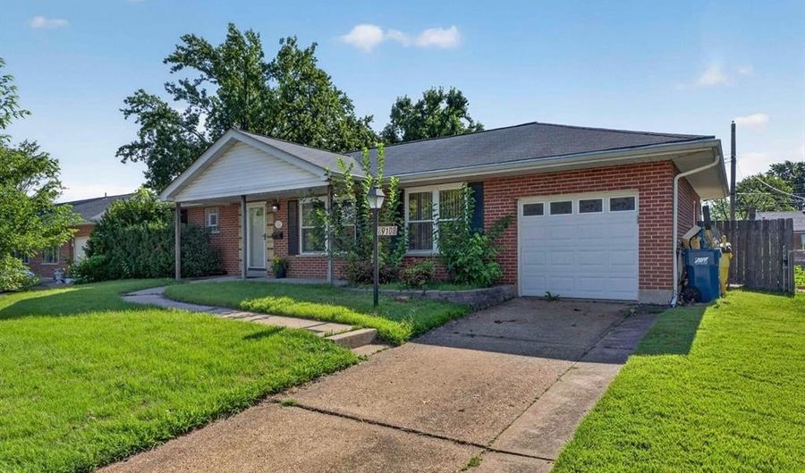 9108 Jonmar Ct, Affton, MO 63123 - 3 Beds, 1 Bath