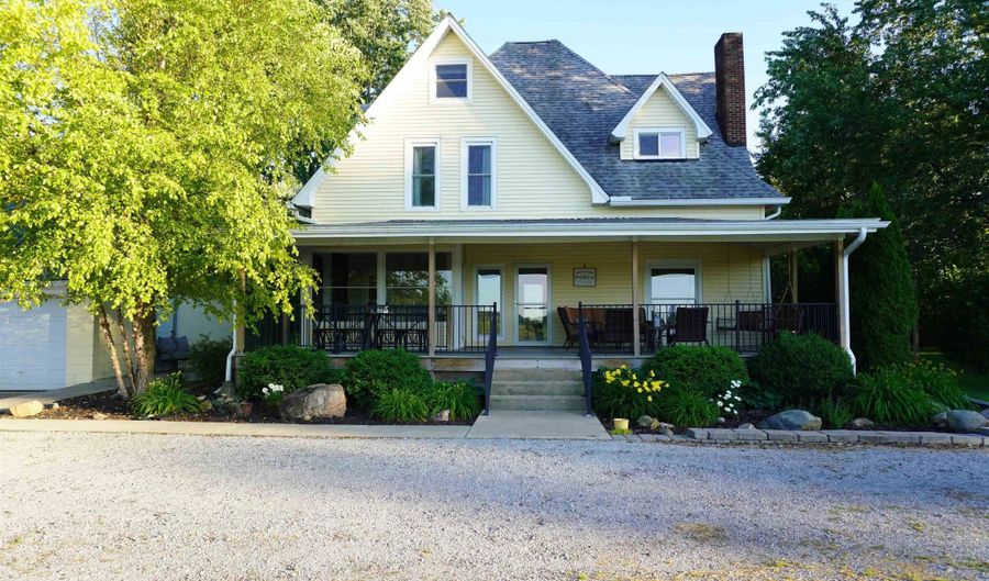 542 S 600 E, Angola, IN 46703 - 4 Beds, 2 Bath