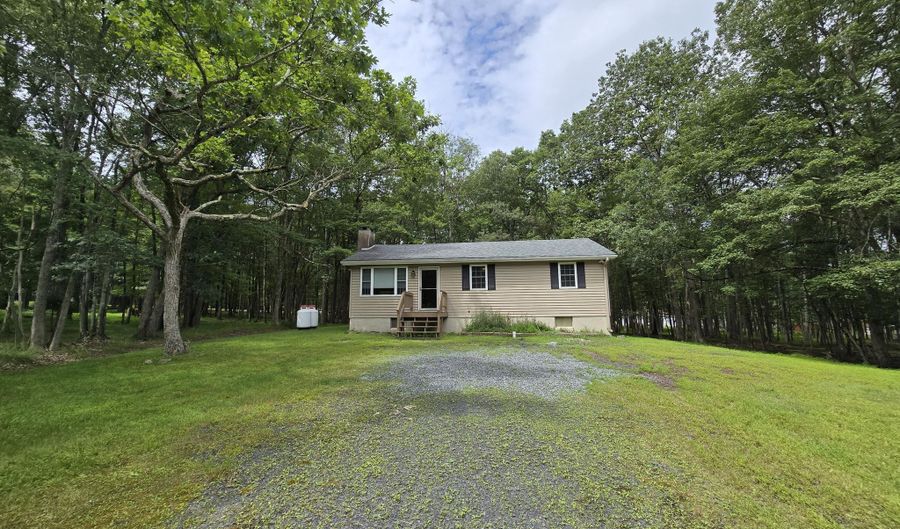 11 Willow Way, Albrightsville, PA 18210 - 3 Beds, 1 Bath