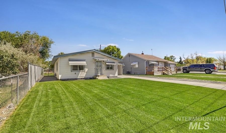 126 6th Ave S, Buhl, ID 83316 - 2 Beds, 1 Bath
