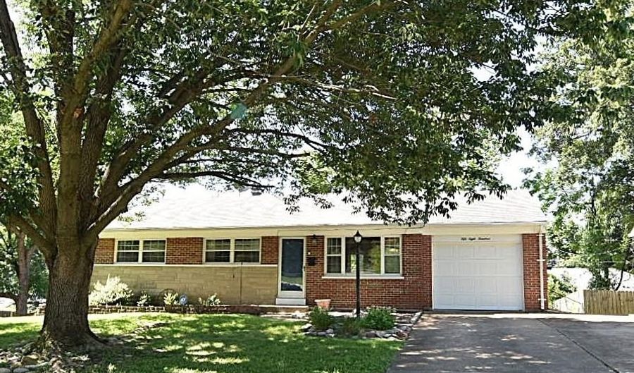 5800 Crossmont Dr, Affton, MO 63123 - 3 Beds, 2 Bath