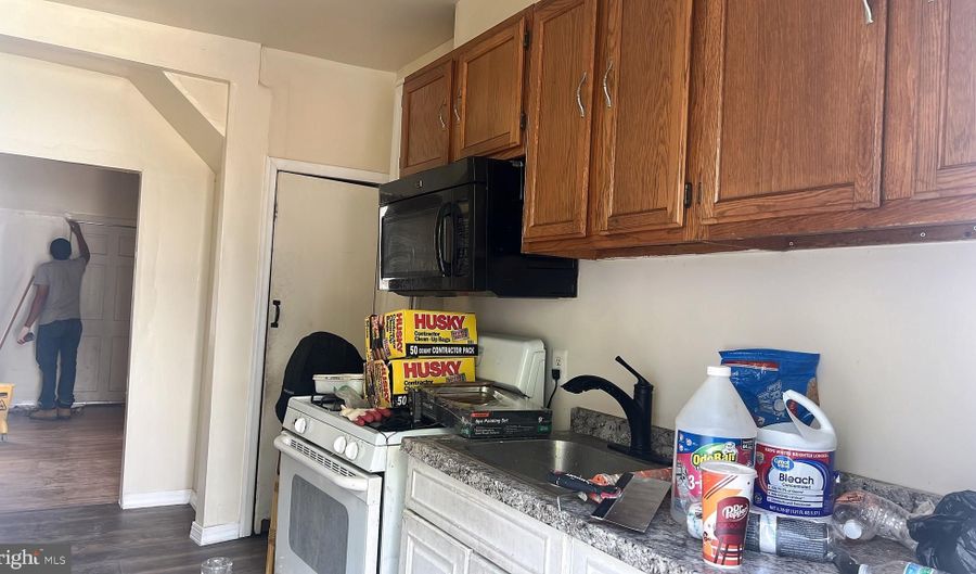2518 W FRANKLIN St, Baltimore, MD 21223 - 4 Beds, 2 Bath