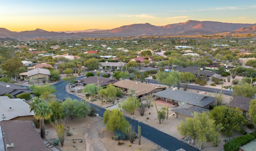 7842 E CAREFREE ESTATES Cir, Carefree, AZ 85377 - 3 Beds, 2 Bath