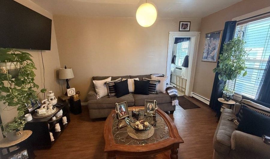 52-54 Clinton Ave, Bridgeport, CT 06605 - 6 Beds, 2 Bath