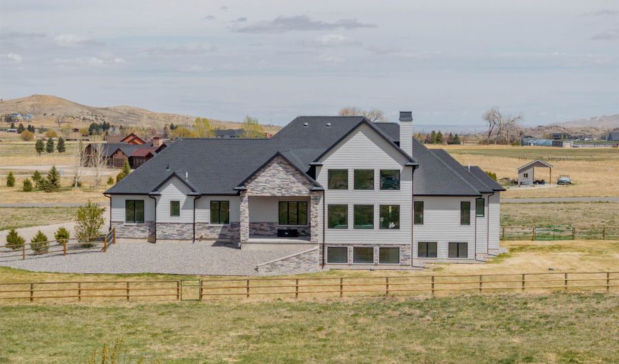 44 Sugar Bars Dr, Cody, WY 82414 - 7 Beds, 6 Bath