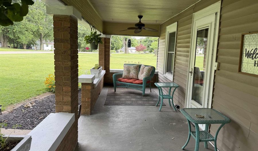 281 Guthrie Rd, Bedford, IN 47421 - 1 Beds, 2 Bath