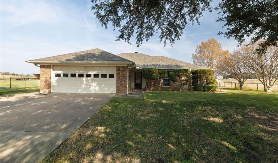 104 Old Rock Rd, Aledo, TX 76008 - 3 Beds, 2 Bath