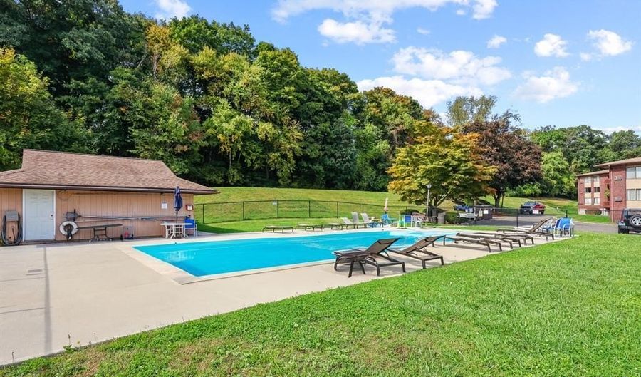 2315 Cromwell Hills Dr 2315, Cromwell, CT 06416 - 2 Beds, 2 Bath