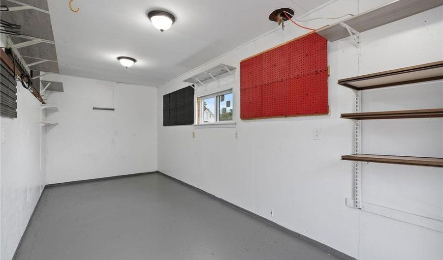 705 11th Ave NW, Austin, MN 55912 - 3 Beds, 3 Bath