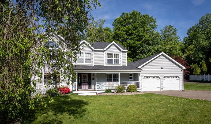 2 Quail Hollow Ct, Beacon Falls, CT 06403 - 4 Beds, 4 Bath