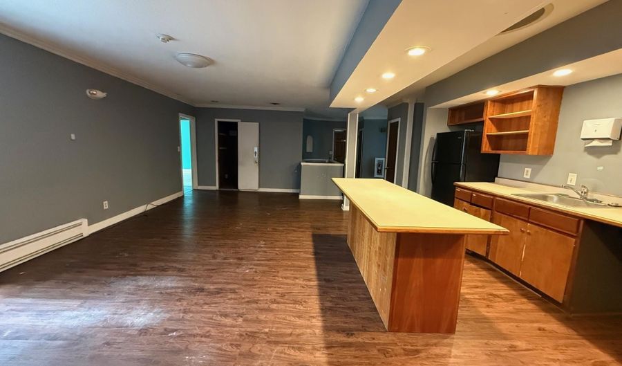 521 ELM St, Wisconsin Rapids, WI 54494 - 8 Beds, 5 Bath