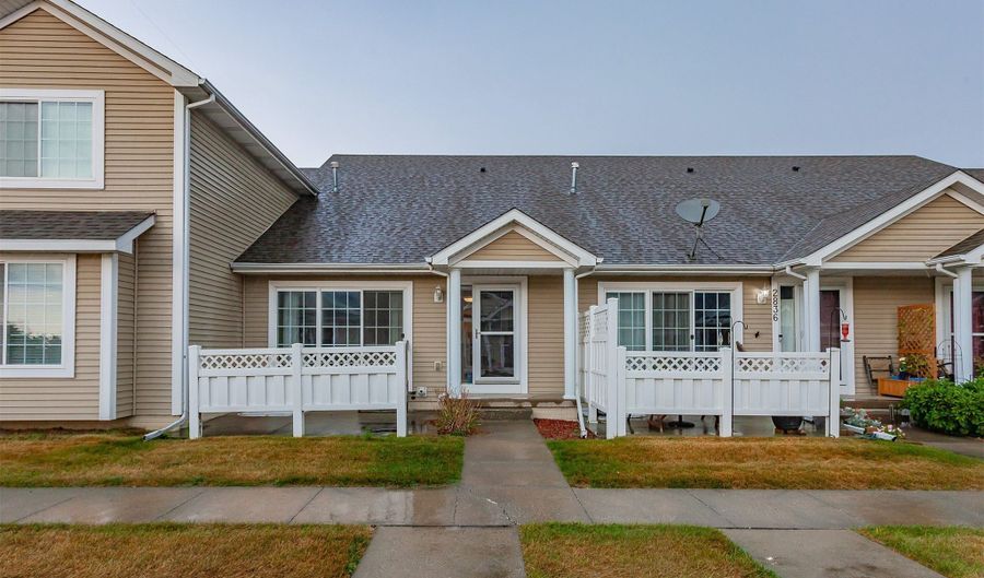 2840 Ashland Ct, Altoona, IA 50009 - 2 Beds, 3 Bath