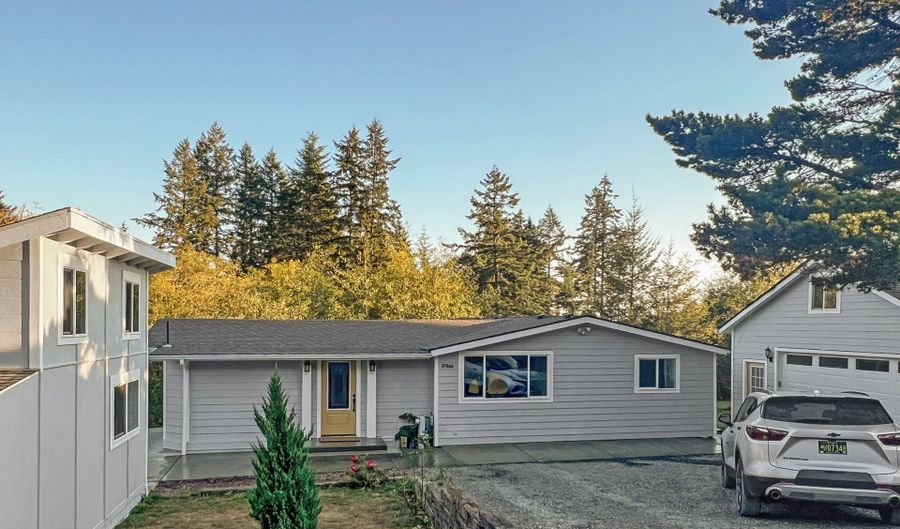 97040 Henderson, Brookings, OR 97415 - 3 Beds, 3 Bath