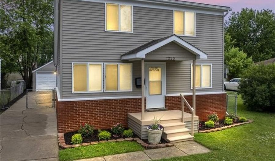 7220 DODGE Ave, Warren, MI 48091 - 5 Beds, 2 Bath