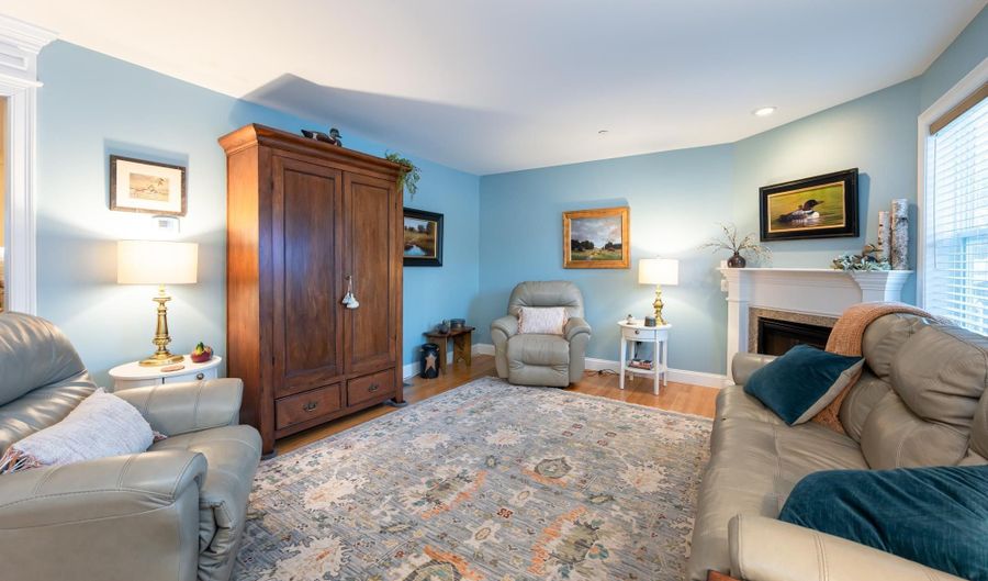 226 Villager Rd, Chester, NH 03036 - 2 Beds, 3 Bath