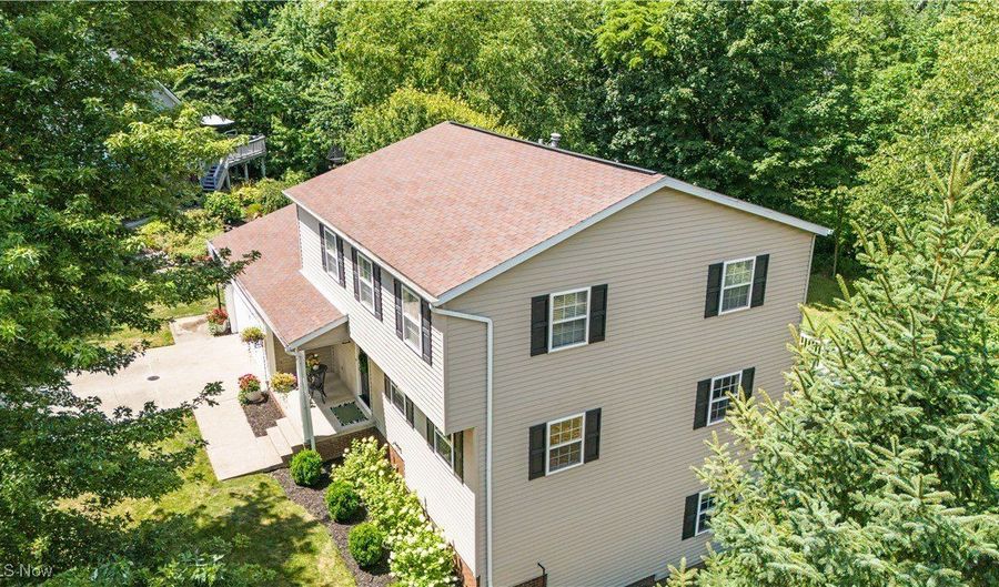 292 Summerhill Dr, Aurora, OH 44202 - 3 Beds, 3 Bath