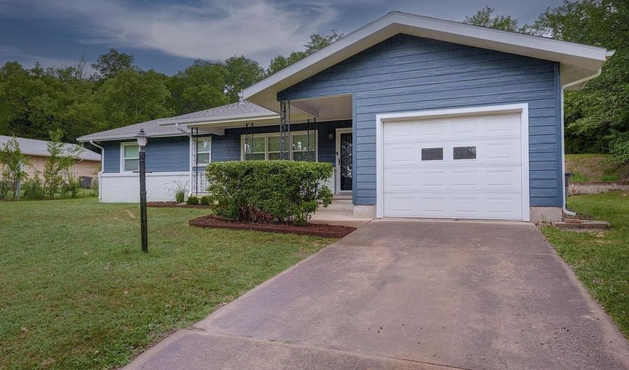 410 Highland Dr, Arkansas City, KS 67005 - 3 Beds, 2 Bath