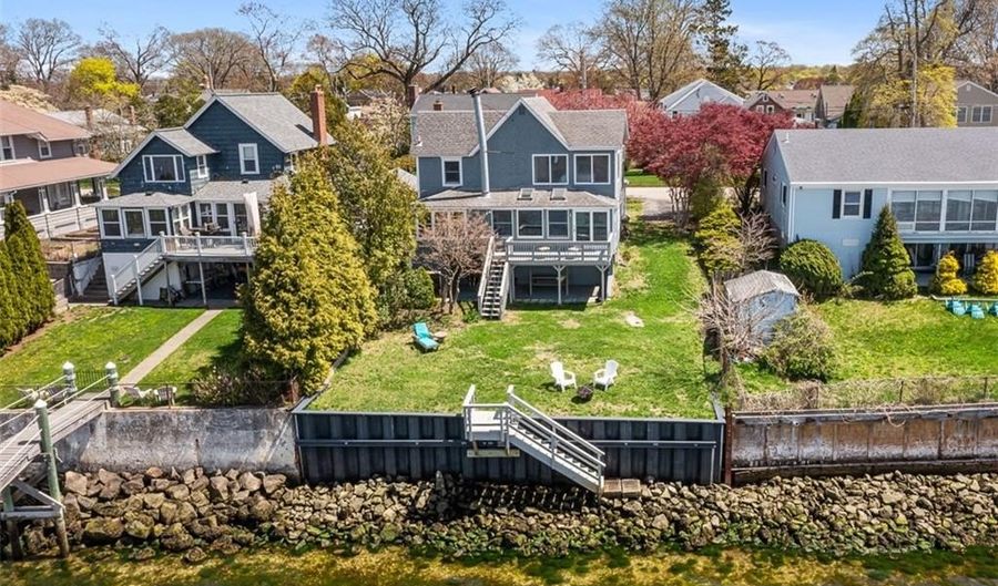 233 Terrace Ave, East Providence, RI 02915 - 3 Beds, 2 Bath
