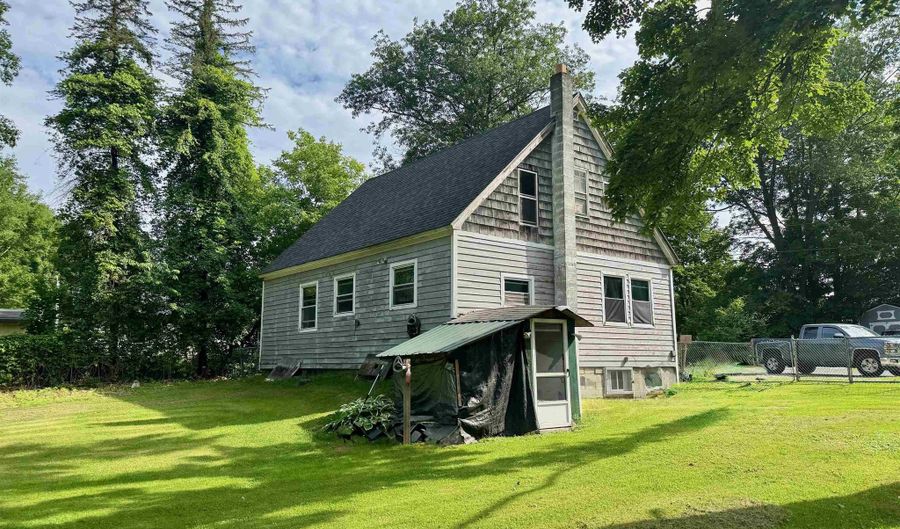 91 Nelson Rd, Bennington, VT 05201 - 3 Beds, 1 Bath