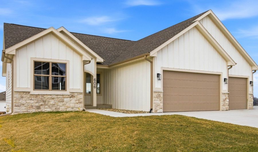 2610 Ponte Pl, Adel, IA 50003 - 4 Beds, 3 Bath