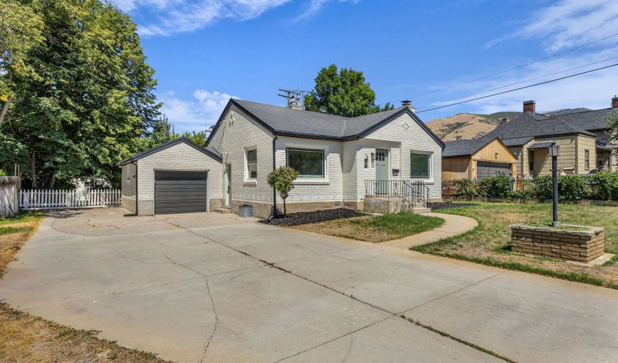 16 W 700 N, Bountiful, UT 84010 - 4 Beds, 2 Bath