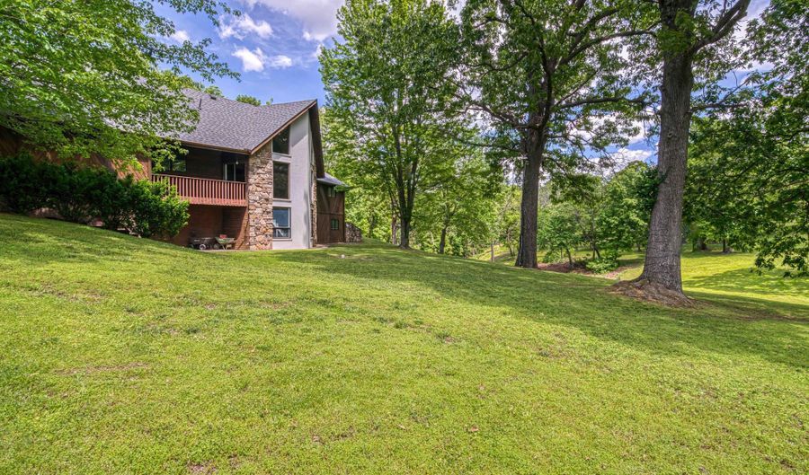 1010 E 34th St, Baxter Springs, KS 66713 - 3 Beds, 3 Bath