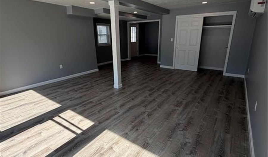 158 Roger Williams Ave 1, East Providence, RI 02916 - 0 Beds, 0 Bath
