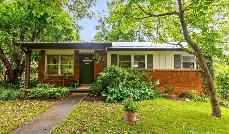 8 Ridge Ave, Asheville, NC 28803 - 3 Beds, 1 Bath