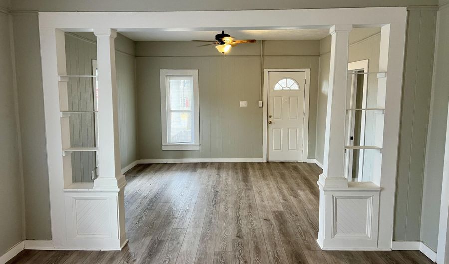 203 W High St, Alba, MO 64830 - 3 Beds, 1 Bath