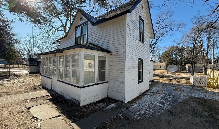 117 S Elm St, Adams, WI 53910 - 3 Beds, 1 Bath