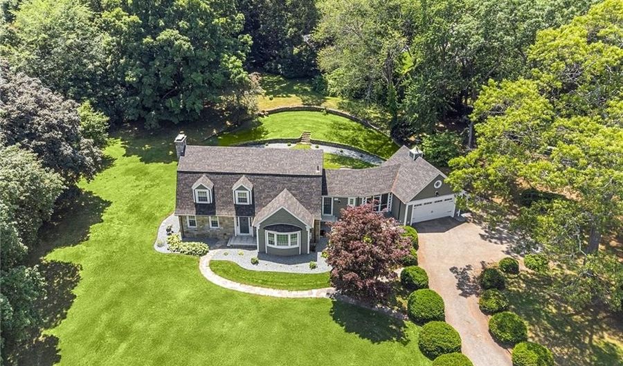 730 Victory Hwy, North Smithfield, RI 02896 - 3 Beds, 3 Bath