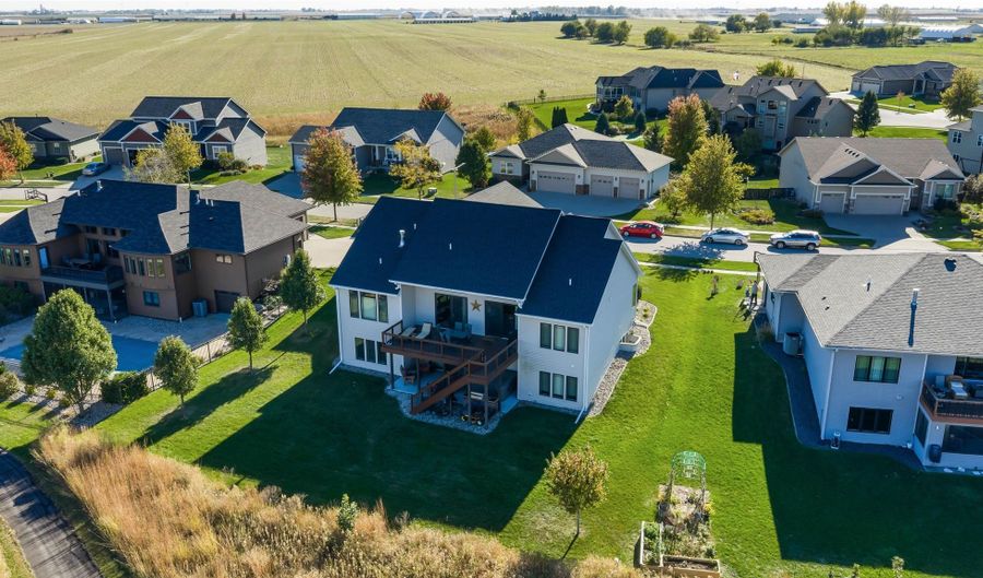 2711 Coyote Dr, Ames, IA 50014 - 5 Beds, 3 Bath