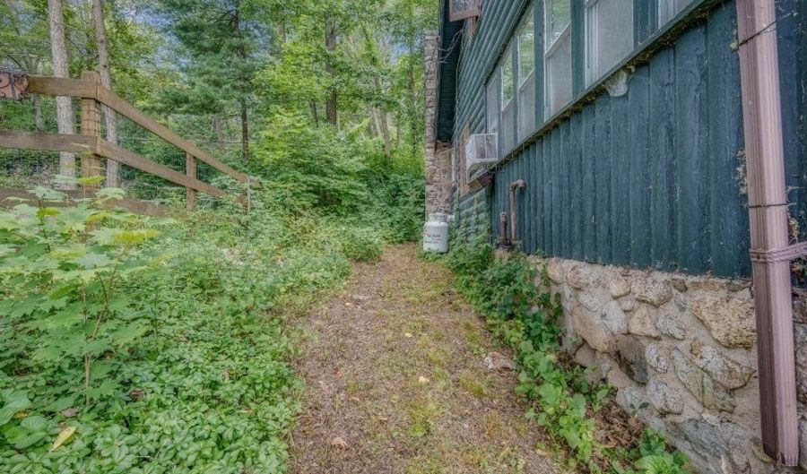 114 Pocantecs Rd, Alloway, NJ 07422 - 2 Beds, 1 Bath