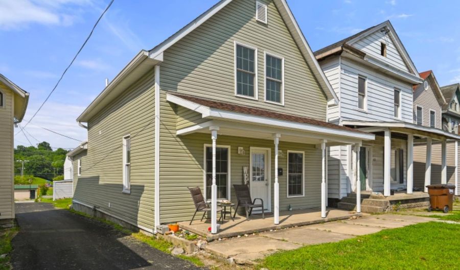 424 Broadway St, Aurora, IN 47001 - 2 Beds, 2 Bath