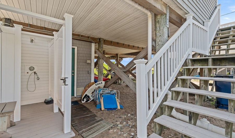 695 Charlestown Beach Rd, Charlestown, RI 02813 - 3 Beds, 2 Bath