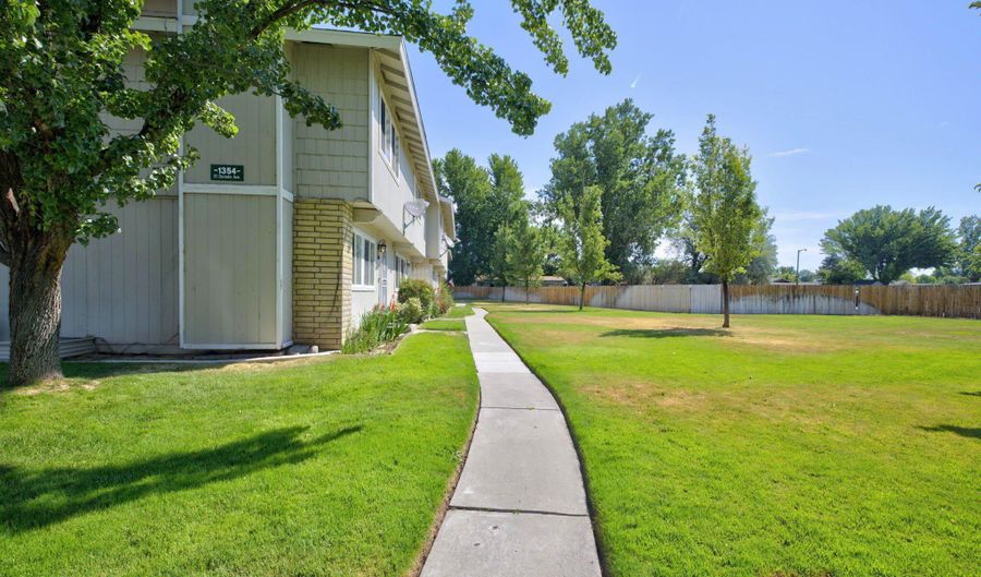 1354 El Dorado Dr Apt B, Gardnerville, NV 89410 - 3 Beds, 2 Bath