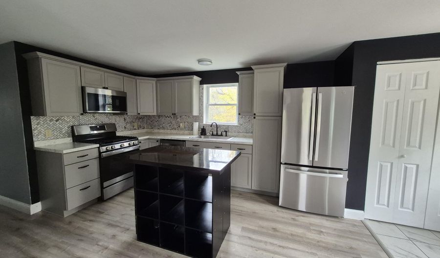 172 5th St, Bangor, ME 04401 - 5 Beds, 0 Bath