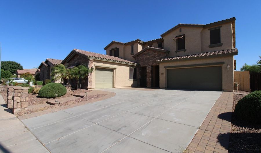 3929 E Tonto Pl, Chandler, AZ 85249 - 5 Beds, 3 Bath