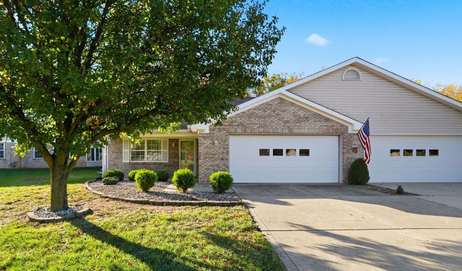 545 Moonglow Ln, Indianapolis, IN 46217 - 2 Beds, 2 Bath