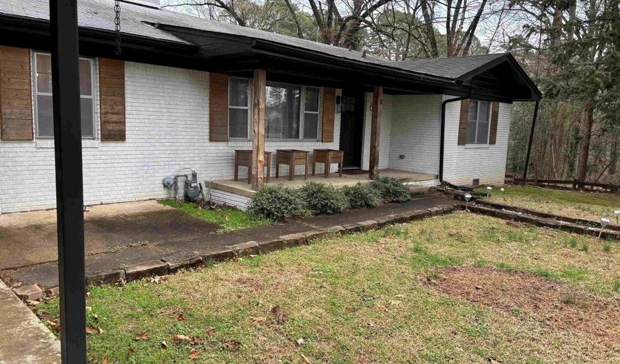 6 Pinewood Dr, Arkadelphia, AR 71923 - 4 Beds, 3 Bath