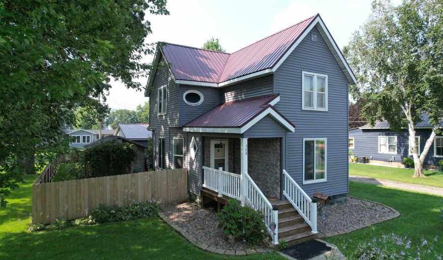308 Pearl St, Boscobel, WI 53805 - 3 Beds, 2 Bath