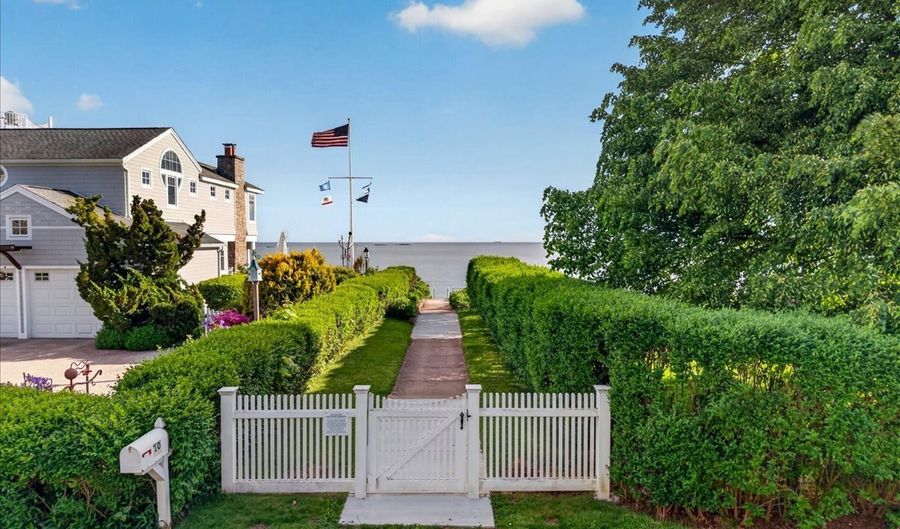 14 Island View Ave, Branford, CT 06405 - 5 Beds, 3 Bath