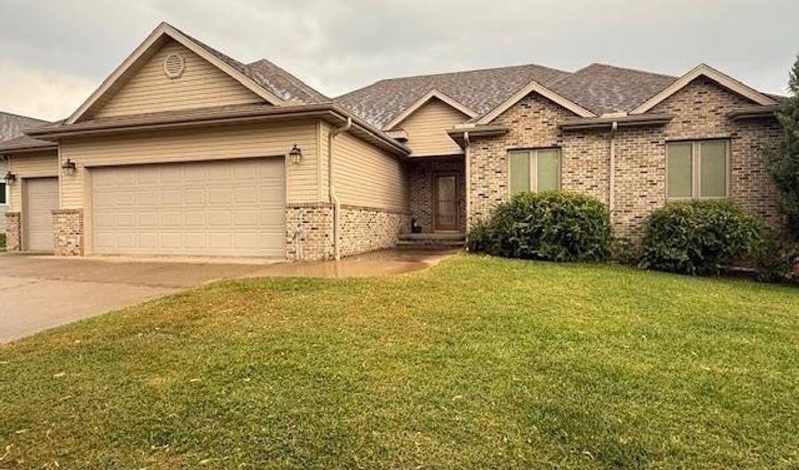 430 Torbert Blvd, Akron, IA 51001 - 4 Beds, 3 Bath