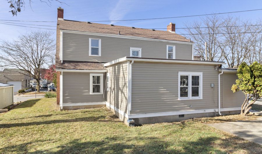 1222 Central Ave, Anderson, IN 46016 - 7 Beds, 2 Bath