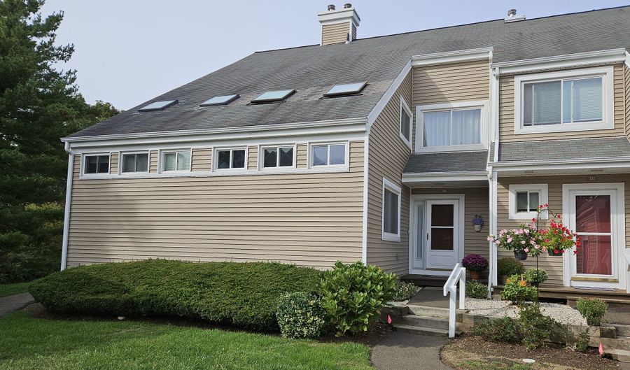 47 Jerimoth Dr 47, Branford, CT 06405 - 3 Beds, 3 Bath