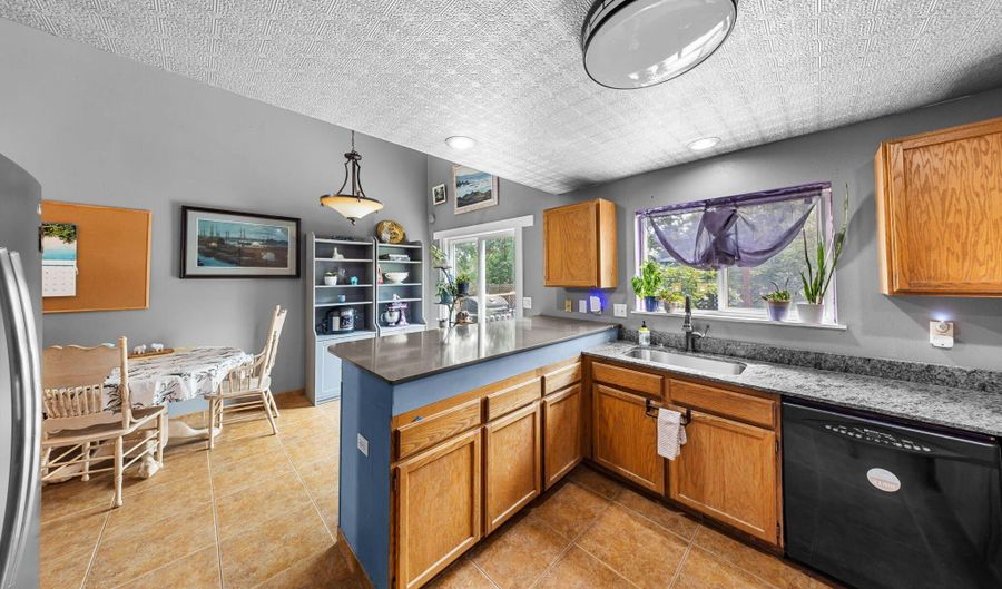 1895 NE Taylor Ct, Bend, OR 97701 - 3 Beds, 3 Bath
