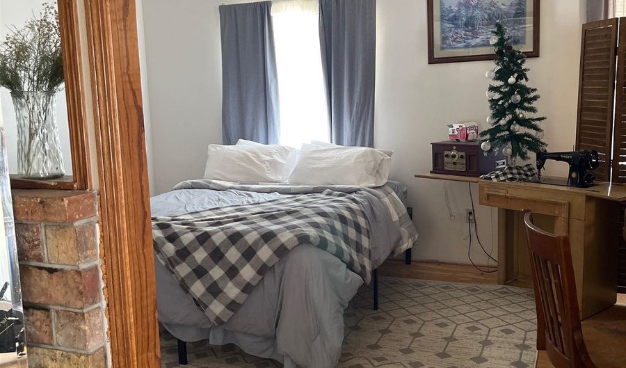 1590 S. 2800 W Aberdeen, Aberdeen, ID 83210 - 5 Beds, 2 Bath