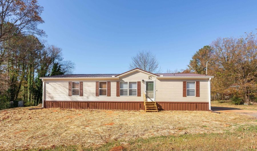 150 CAROLYN Dr, Anniston, AL 36201 - 3 Beds, 2 Bath
