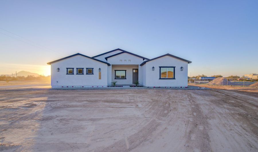 12608 S AIRPORT Rd, Buckeye, AZ 85326 - 4 Beds, 3 Bath